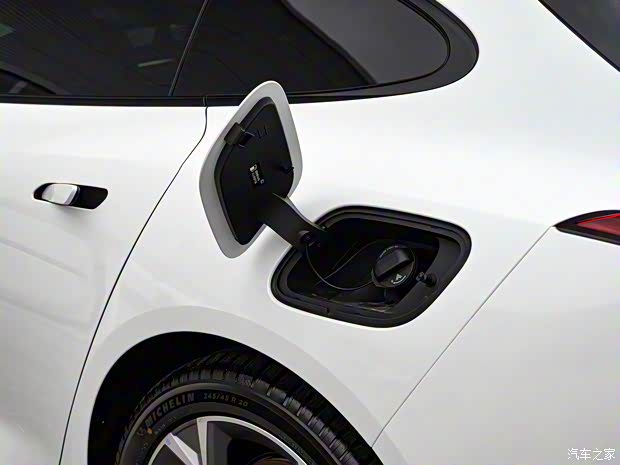 合众汽车 哪吒S猎装 2024款 增程300 Pro版 合众汽车 哪吒S猎装 2024款 增程300 Pro版