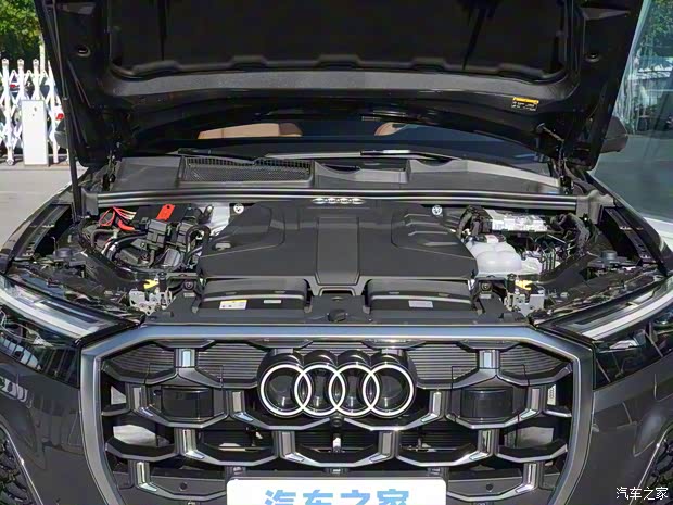 奥迪(进口) 奥迪Q7 2024款 45 TFSI quattro S line运动型 奥迪(进口) 奥迪Q7 2024款 45 TFSI quattro S line运动型