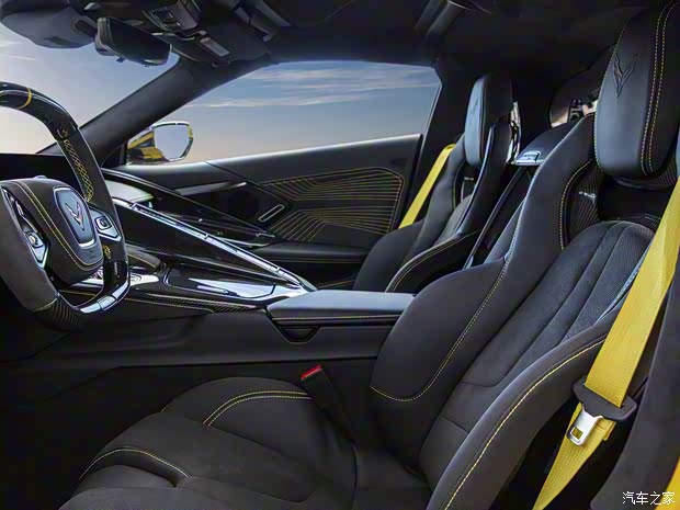 通用汽车 科尔维特 2025款 ZR1 Coupe ZTK Package 北美版 通用汽车 科尔维特 2025款 ZR1 Coupe ZTK Package 北美版