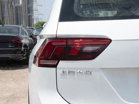 2024款 出众款 330TSI 自动两驱R-Line龙耀版 2024款 出众款 330TSI 自动两驱R-Line龙耀版