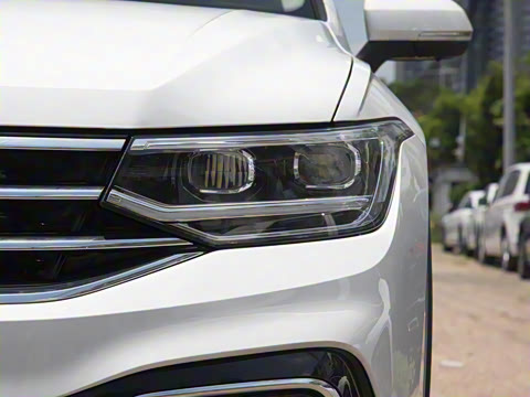 2024款 出众款 330TSI 自动两驱R-Line龙耀版 2024款 出众款 330TSI 自动两驱R-Line龙耀版