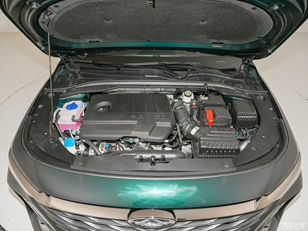 奇瑞汽车 艾瑞泽8 2024款 2.0T 御+ 奇瑞汽车 艾瑞泽8 2024款 2.0T 御+