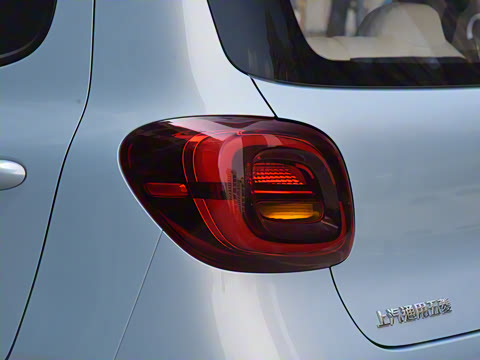 2025款 四门版 臻享+款 2025款 四门版 臻享+款