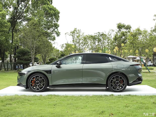 极氪 极氪007 2025款 长续航四驱智驾版 100kWh 极氪 极氪007 2025款 长续航四驱智驾版 100kWh