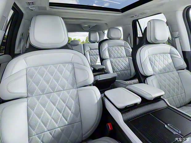 林肯(进口) 领航员 2025款 基本型 林肯(进口) 领航员 2025款 基本型