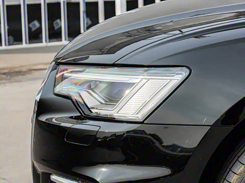 2025款 40 TFSI 豪华动感型 2025款 40 TFSI 豪华动感型