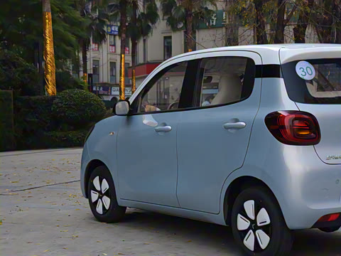 2025款 四门版 臻享+款 2025款 四门版 臻享+款