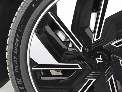 2025款 210Max增程版 5座 2025款 210Max增程版 5座