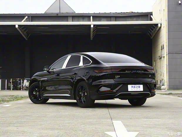 比亚迪 汉 2025款 DM-i 低配 比亚迪 汉 2025款 DM-i 低配