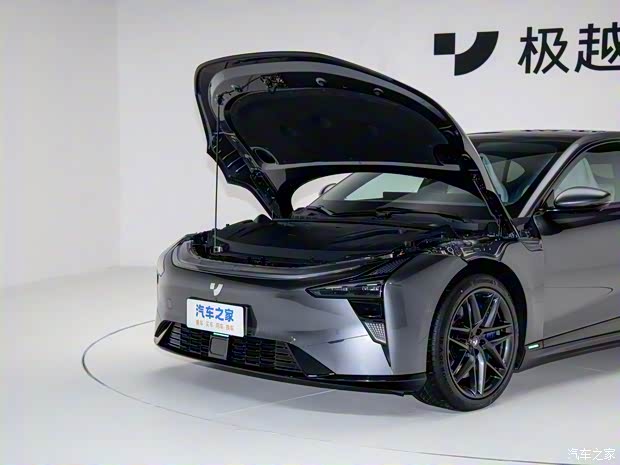 极越 极越07 2024款 双电机 三元锂 极越 极越07 2024款 双电机 三元锂