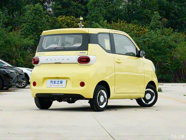 上汽通用五菱 宏光MINIEV 2024款 马卡龙 青春版 215km 上汽通用五菱 宏光MINIEV 2024款 马卡龙 青春版 215km
