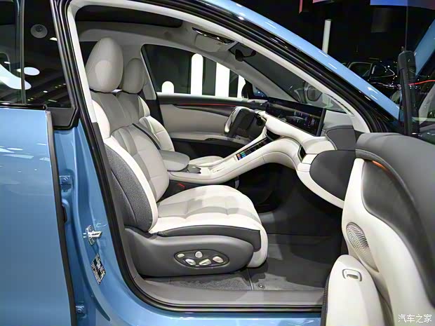 智己汽車 智己LS6 2025款 579kW 四驅(qū) 智己汽車 智己LS6 2025款 579kW 四驅(qū)