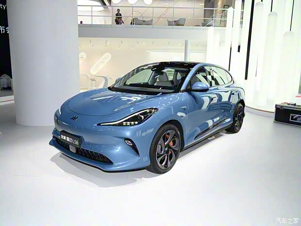智己汽车 智己LS6 2025款 579kW 四驱 智己汽车 智己LS6 2025款 579kW 四驱