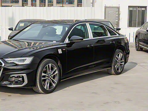 2025款 40 TFSI 豪华动感型 2025款 40 TFSI 豪华动感型