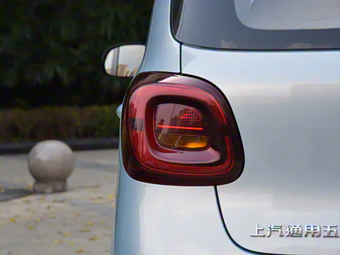 2025款 四门版 臻享+款 2025款 四门版 臻享+款