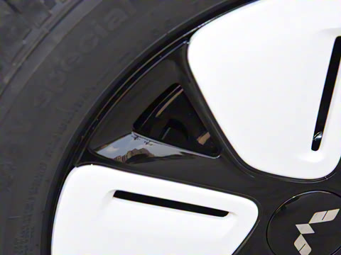 2025款 四门版 臻享+款 2025款 四门版 臻享+款