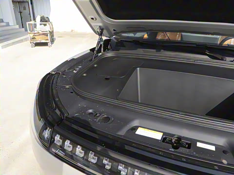 2025款 636Max纯电版 5座 2025款 636Max纯电版 5座