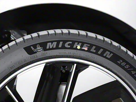 2025款 210Max增程版 5座 2025款 210Max增程版 5座