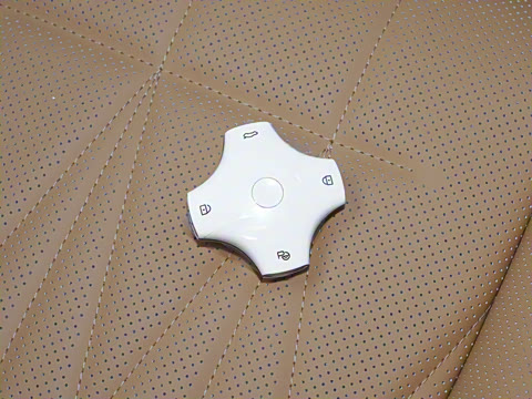 2025款 210Max增程版 5座 2025款 210Max增程版 5座