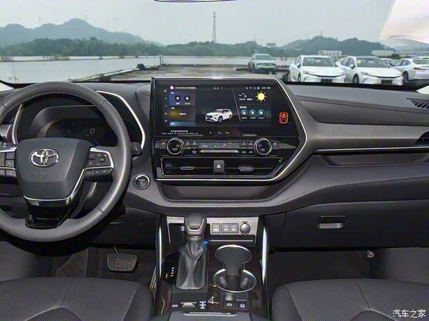 廣汽豐田 漢蘭達(dá) 2024款 2.5L智能電混雙擎四驅(qū)尊貴版 7座