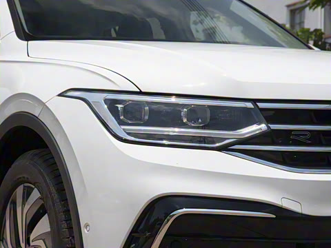 2024款 出众款 330TSI 自动两驱R-Line龙耀版 2024款 出众款 330TSI 自动两驱R-Line龙耀版