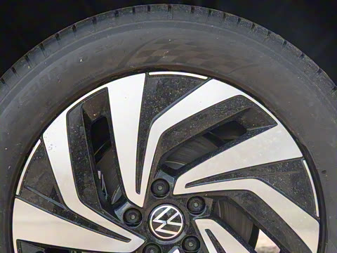 2024款 出众款 330TSI 自动两驱R-Line龙耀版 2024款 出众款 330TSI 自动两驱R-Line龙耀版