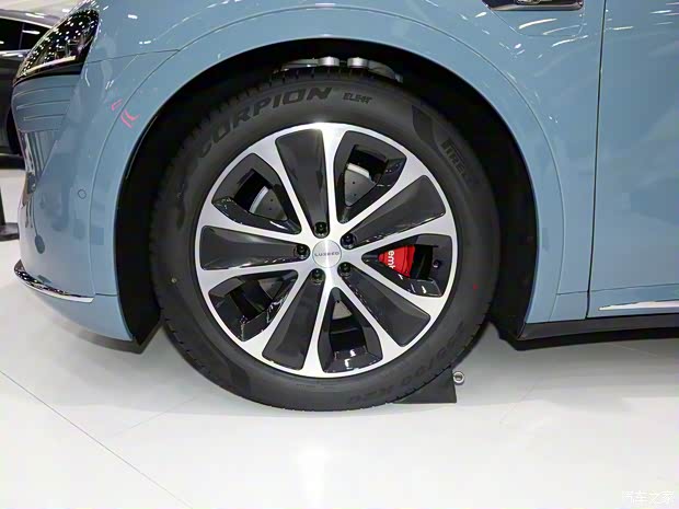 LUXEED 智界 智界R7 2024款 四驅基本型