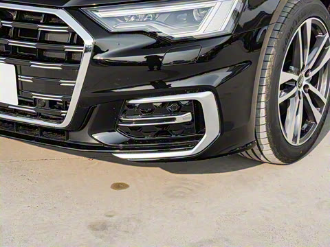 2025款 40 TFSI 豪华动感型 2025款 40 TFSI 豪华动感型