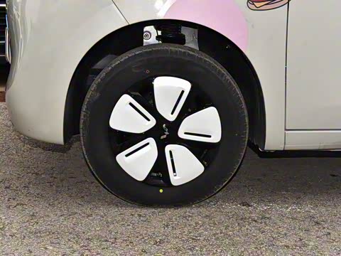 2025款 四门版 臻享+款 2025款 四门版 臻享+款