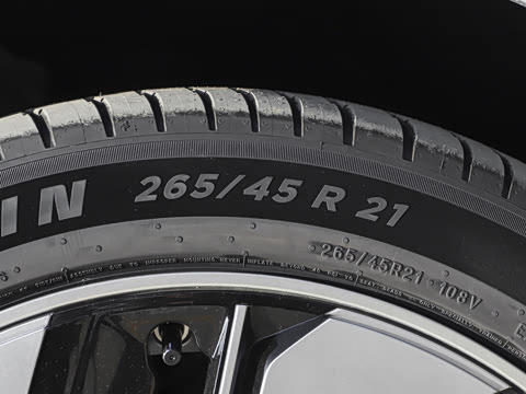 2025款 636Max纯电版 5座 2025款 636Max纯电版 5座