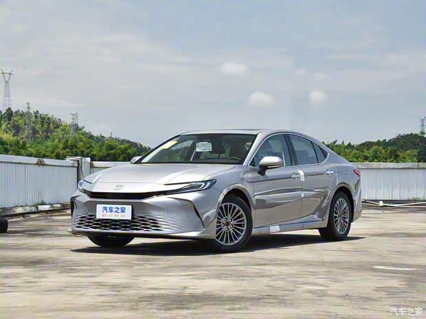 广汽丰田 凯美瑞 2024款 双擎 2.0HGVP 豪华版 广汽丰田 凯美瑞 2024款 双擎 2.0HGVP 豪华版