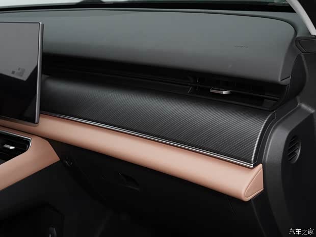 奇瑞汽车 瑞虎8 L 2024款 2.0T 两驱豪华版 7座 奇瑞汽车 瑞虎8 L 2024款 2.0T 两驱豪华版 7座