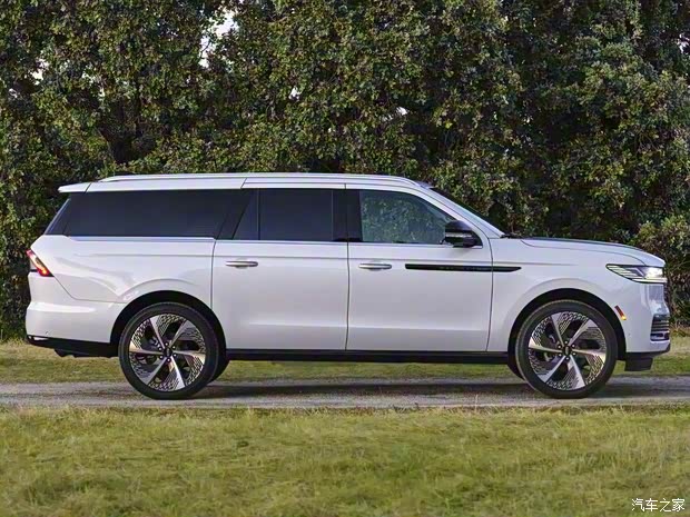 林肯(进口) 领航员 2025款 基本型 林肯(进口) 领航员 2025款 基本型