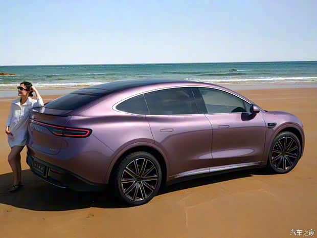 LUXEED 智界 智界R7 2024款 四驱基本型 LUXEED 智界 智界R7 2024款 四驱基本型