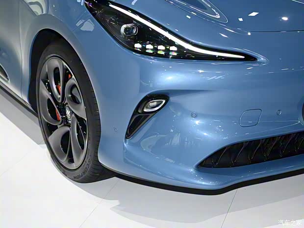 智己汽车 智己LS6 2025款 579kW 四驱 智己汽车 智己LS6 2025款 579kW 四驱