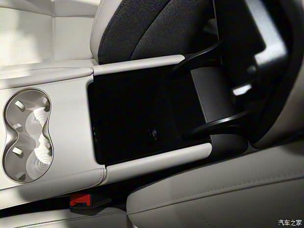 智己汽車 智己LS6 2025款 579kW 四驅(qū) 智己汽車 智己LS6 2025款 579kW 四驅(qū)