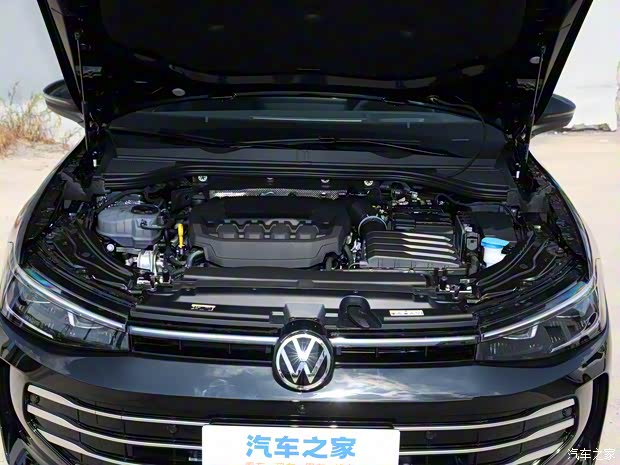 上汽大众 帕萨特 2025款 PRO 2.0T 低配版 上汽大众 帕萨特 2025款 PRO 2.0T 低配版