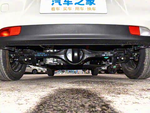 2025款 四门版 臻享+款 2025款 四门版 臻享+款