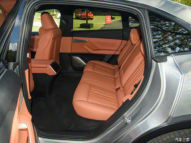 蔚来 乐道L60 2024款 标准续航版 蔚来 乐道L60 2024款 标准续航版