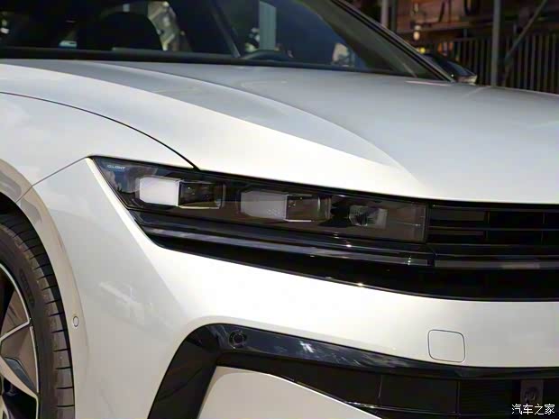 一汽-大众 迈腾 2024款 380TSI DSG至尊版 一汽-大众 迈腾 2024款 380TSI DSG至尊版
