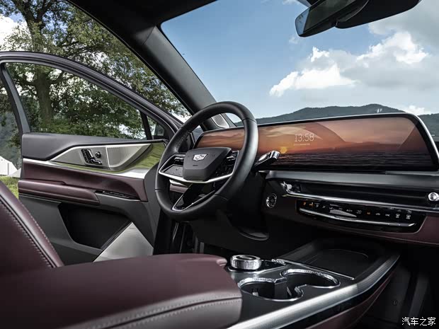 上汽通用凱迪拉克 凱迪拉克XT5 2025款 2.0T 四驅(qū)尊貴型