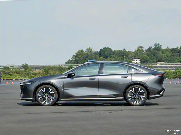 長(zhǎng)安馬自達(dá) 馬自達(dá)EZ-6 2024款 純電版高配