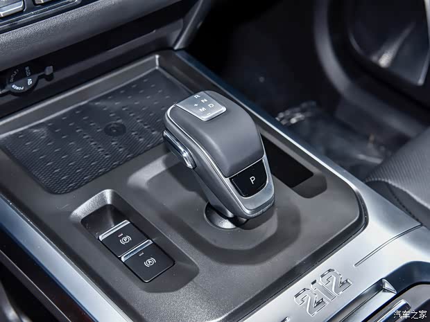 二一二越野车 212 2024款 2.0T 高配版 二一二越野车 212 2024款 2.0T 高配版