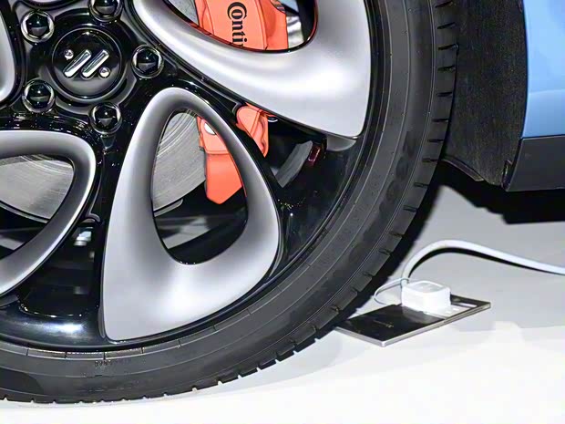 智己汽车 智己LS6 2025款 579kW 四驱 智己汽车 智己LS6 2025款 579kW 四驱