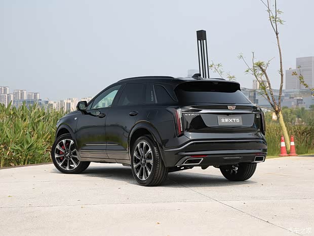 上汽通用凯迪拉克 凯迪拉克XT5 2025款 2.0T 铂金型
