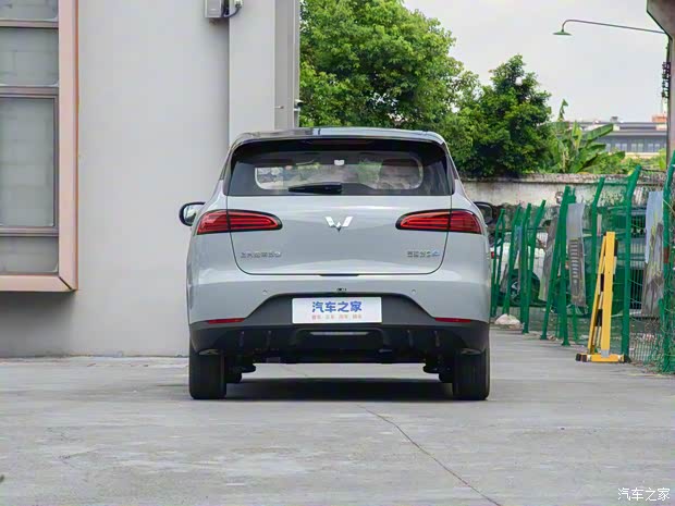 上汽通用五菱 五菱缤果PLUS 2024款 330km 五座版 上汽通用五菱 五菱缤果PLUS 2024款 330km 五座版