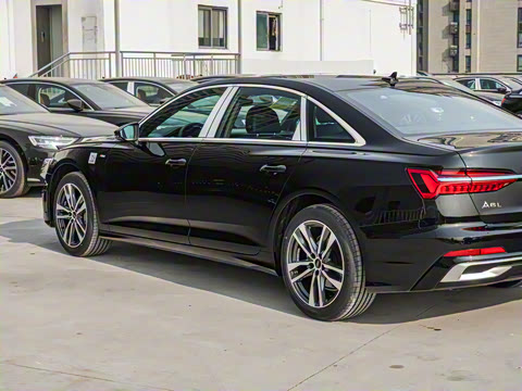 2025款 40 TFSI 豪华动感型 2025款 40 TFSI 豪华动感型