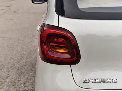 2025款 四门版 臻享+款 2025款 四门版 臻享+款