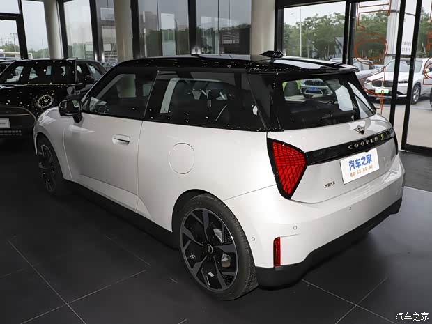 光束汽车 电动MINI COOPER 2024款 COOPER SE 艺术家