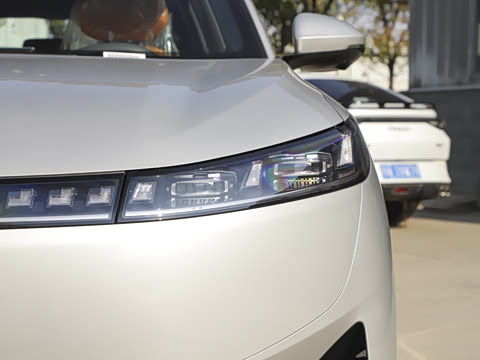 2025款 636Max纯电版 5座 2025款 636Max纯电版 5座